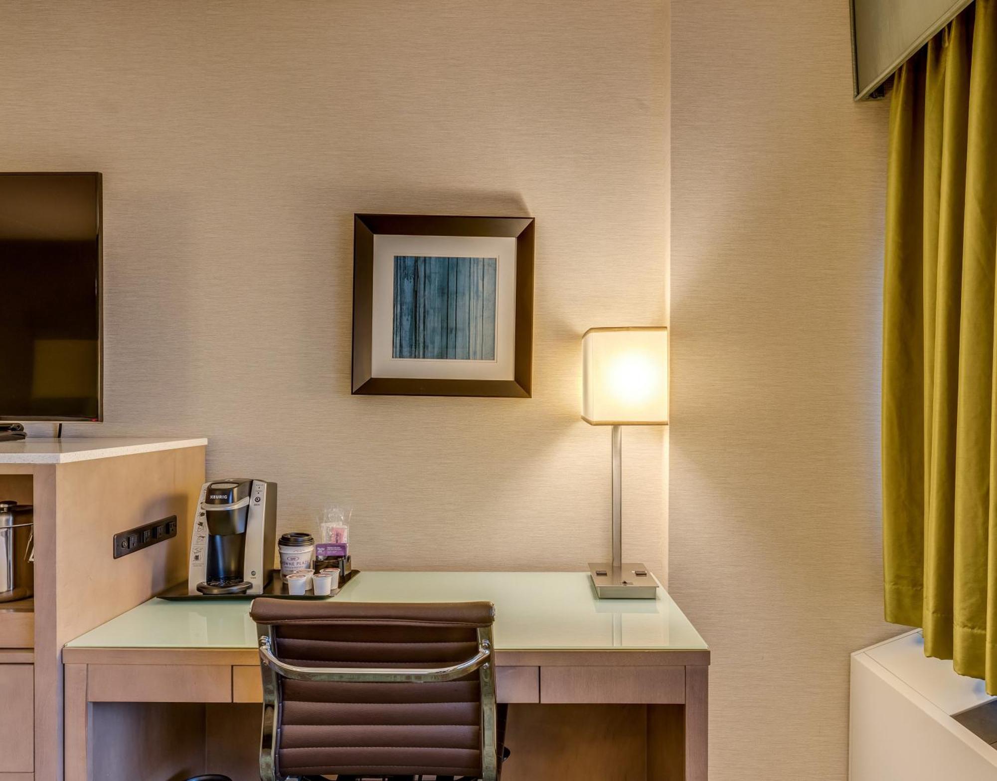 Crowne Plaza Lansing By Ihg Hotel Eksteriør billede
